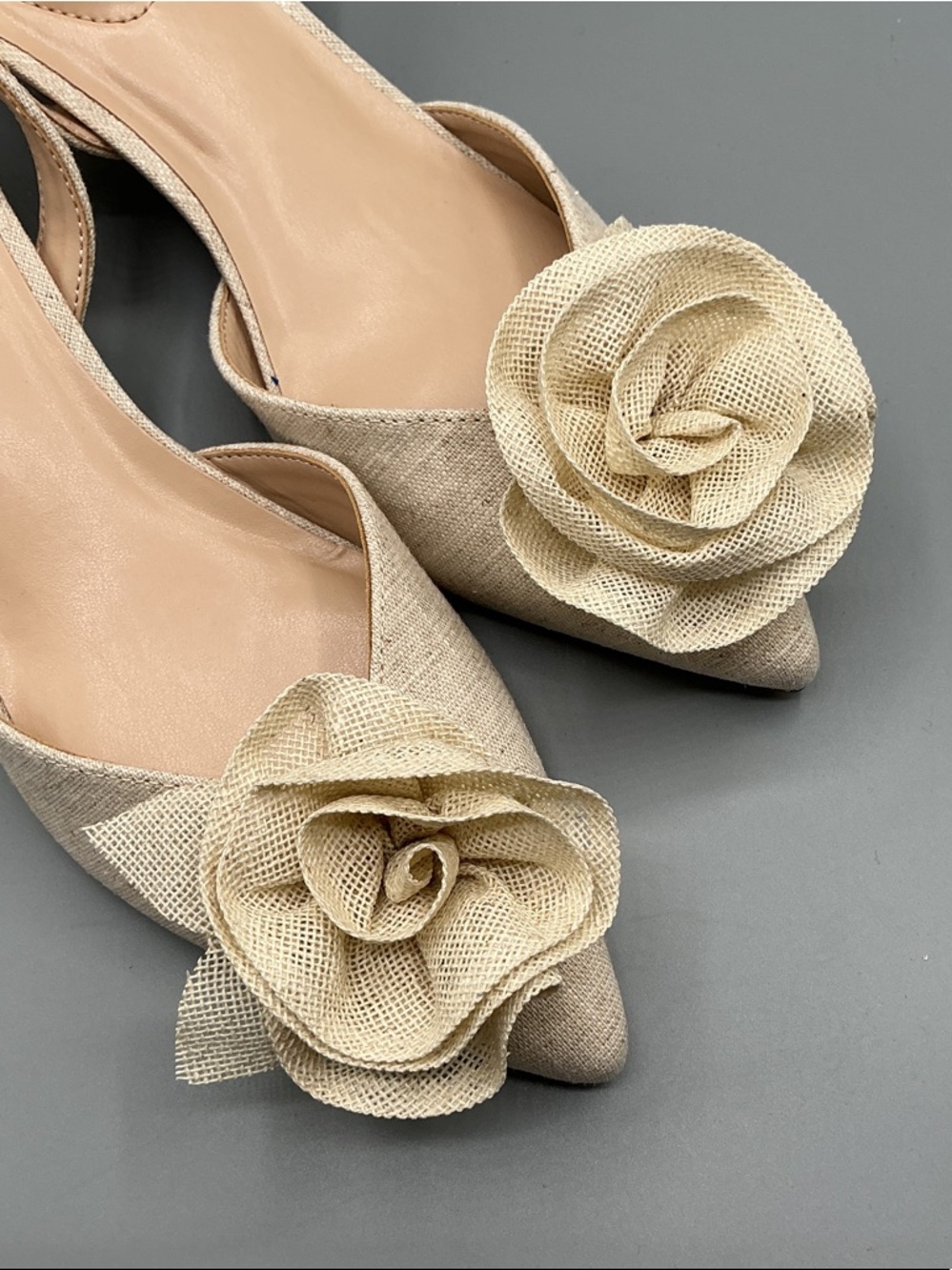 Bandolino Miller Rosette Halter Kitten Heel natural slingback pumps, NEW - Picture 6 of 8
